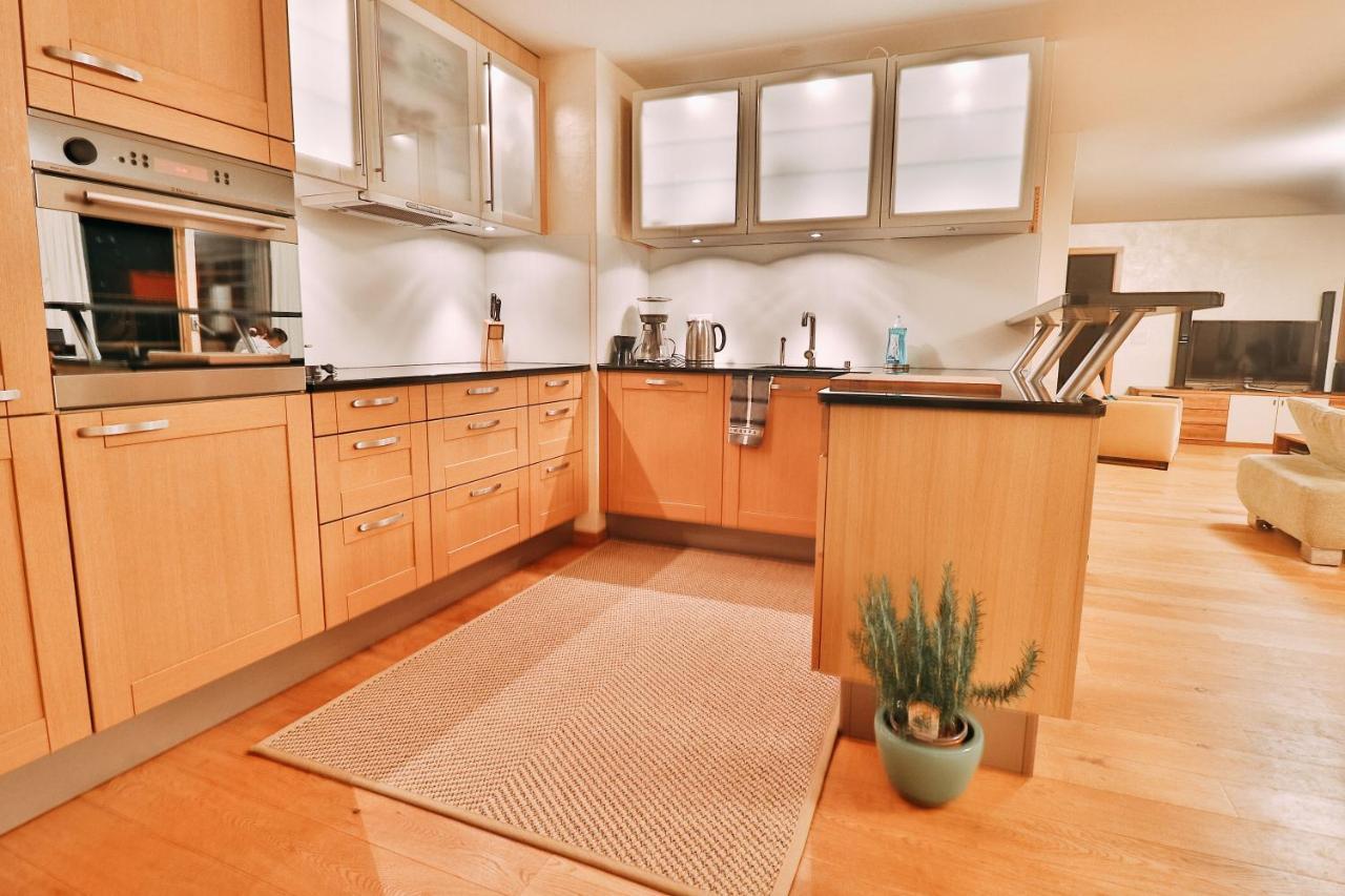Seehaus Lake View 3-Bedroom Apartment Iseltwald ภายนอก รูปภาพ